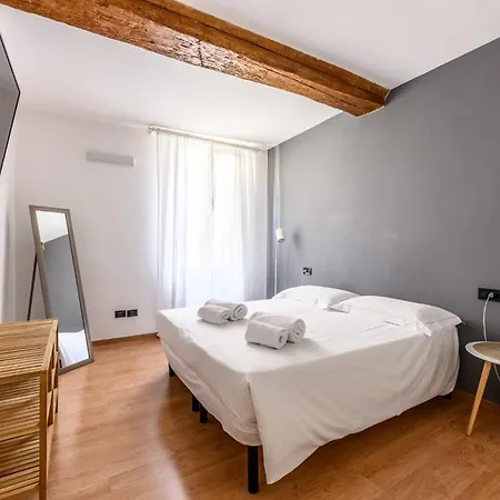 Appartement Emilia 5 *